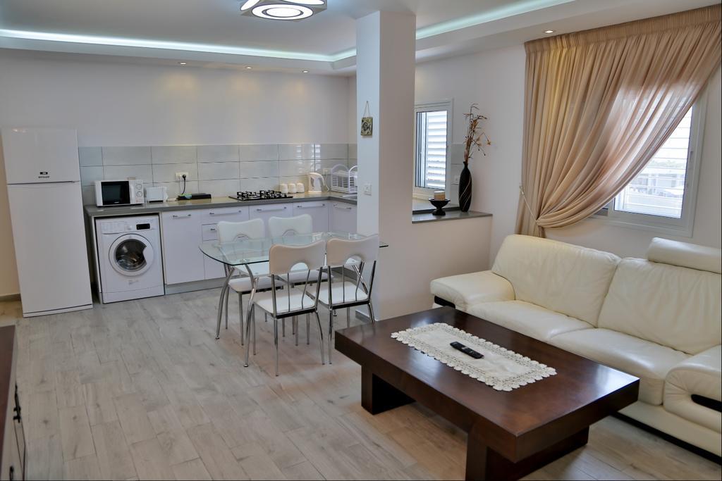 Royal Lea Apartmens Netanya Exterior photo